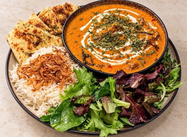Vegan Butter Masala (Tofu) with Basmati Rice, Naan and Salad (Gluten Free Available).